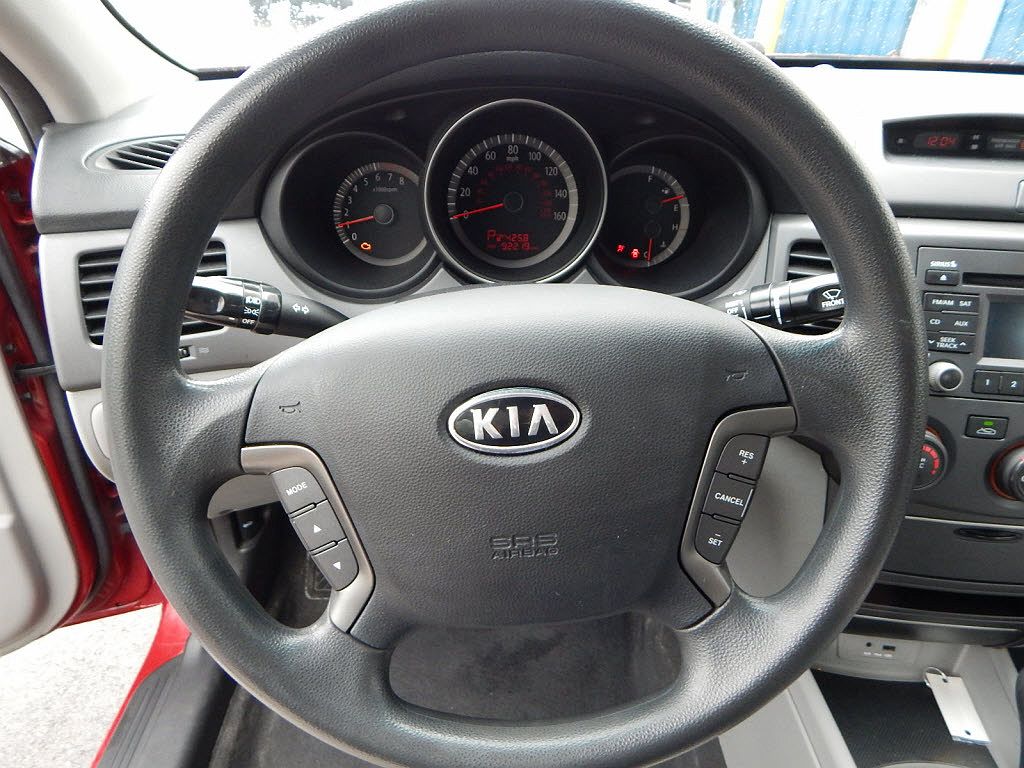 2009 Kia Optima LX image 6