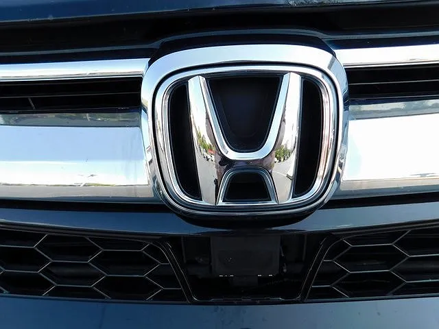 2017 Honda CR-V Touring image 2