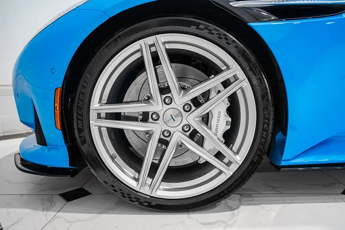 2025 Aston Martin DB12