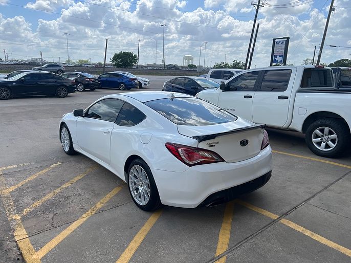 2016 Hyundai Genesis