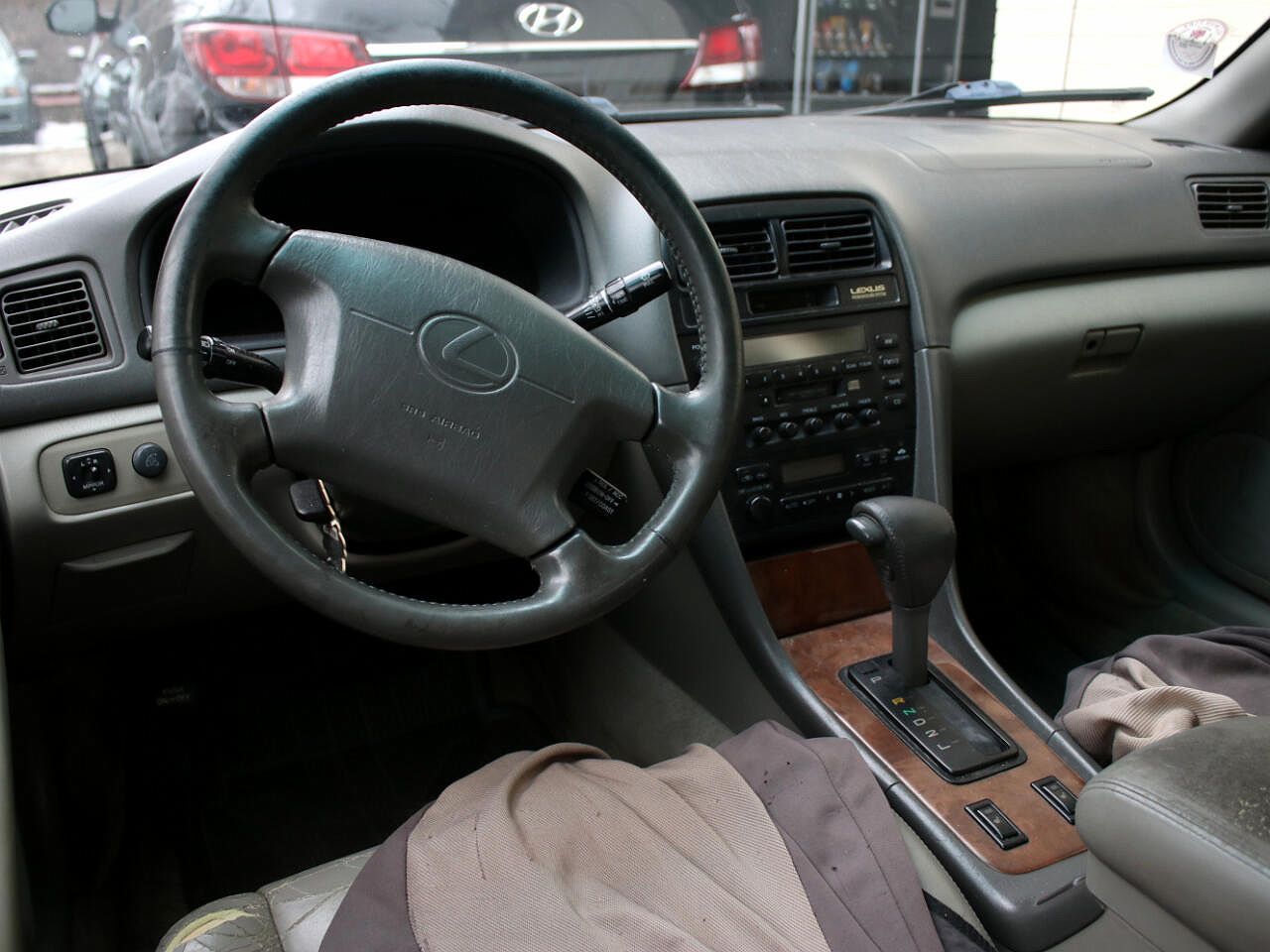 1997 Lexus ES 300 image 12