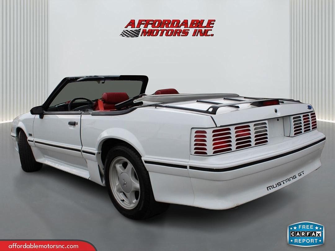 1991 Ford Mustang GT image 2