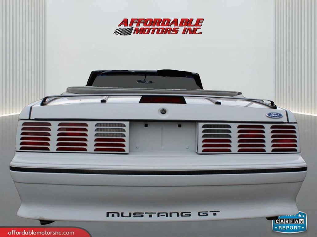 1991 Ford Mustang GT image 3