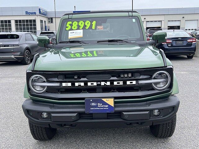 2022 Ford Bronco Outer Banks image 1
