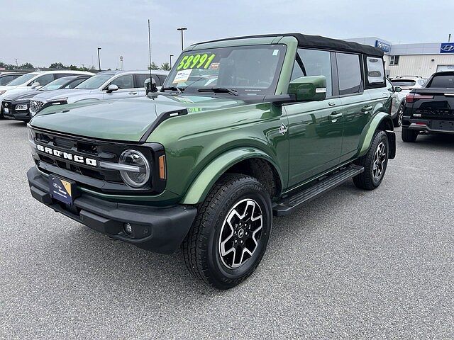 2022 Ford Bronco Outer Banks image 2