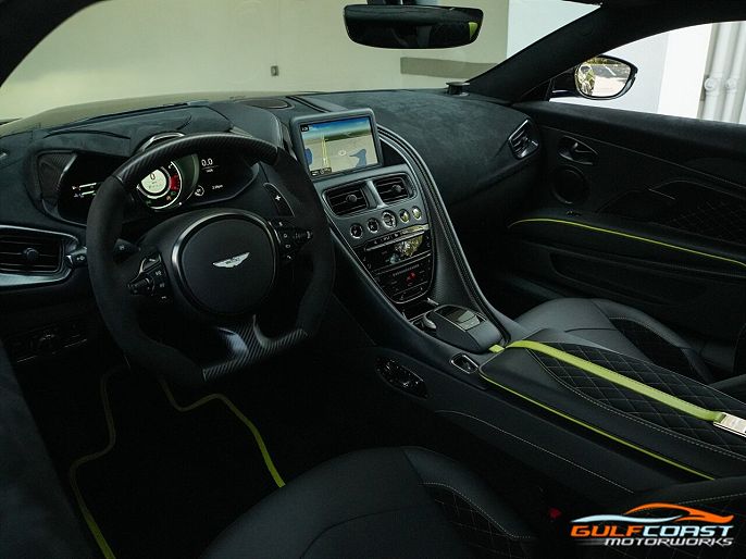 2023 Aston Martin DBS