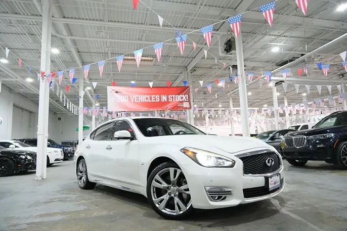 2017 Infiniti Q70