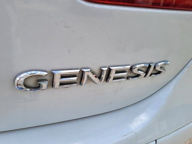 2009 Hyundai Genesis Base image 5