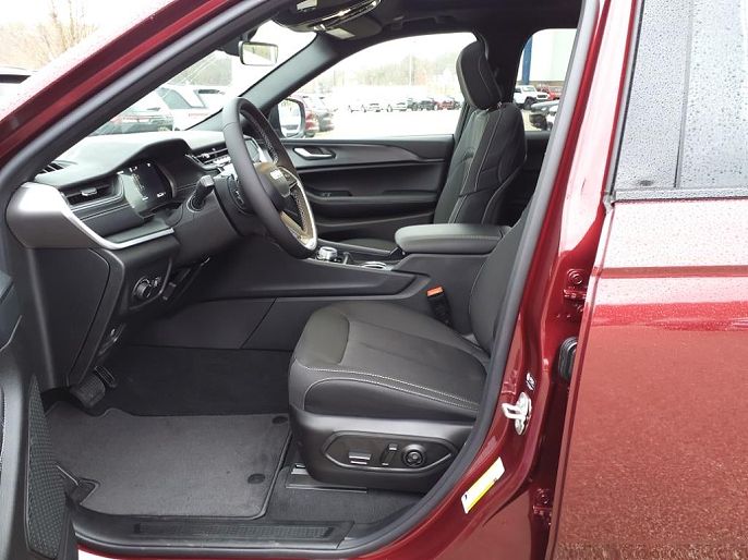 2025 Jeep Grand Cherokee