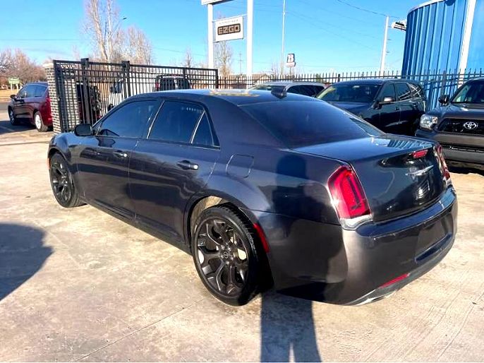 2020 Chrysler 300