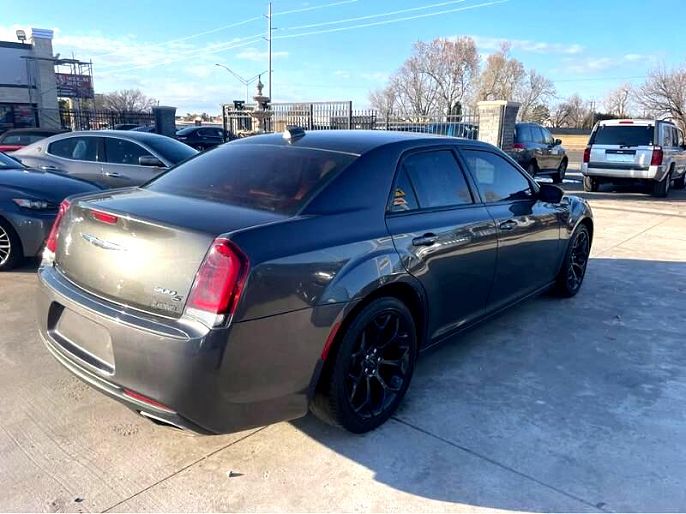 2020 Chrysler 300