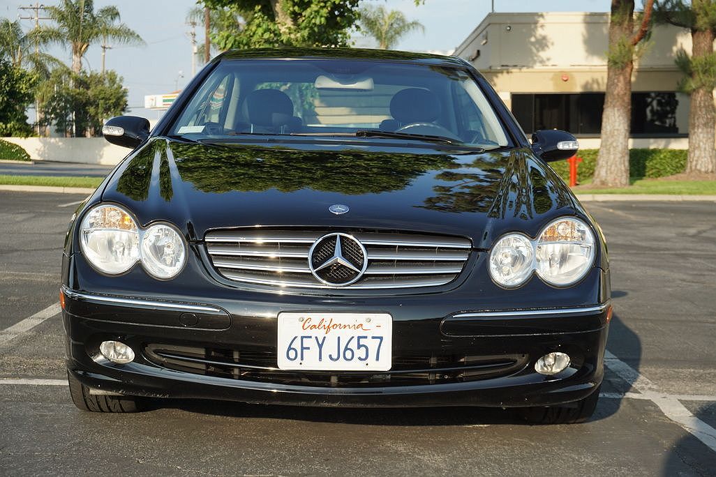 2005 Mercedes-Benz CLK 320 image 0