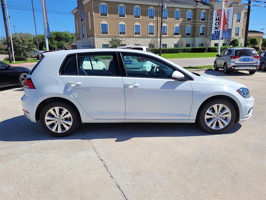 2021 Volkswagen Golf null image 5