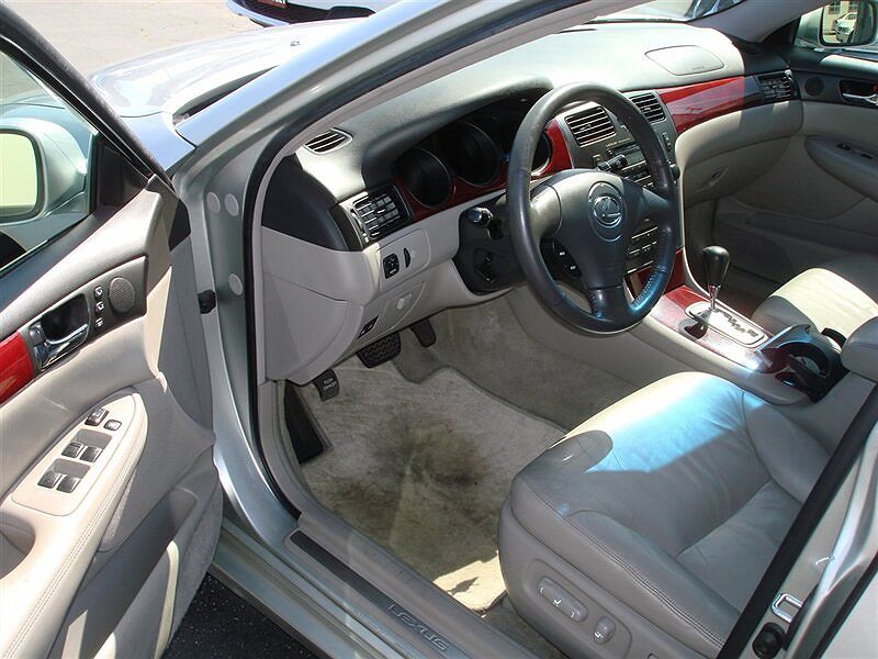 2004 Lexus ES 330 image 7