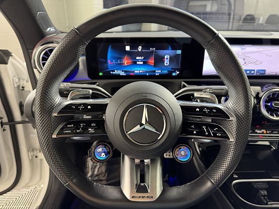 2024 Mercedes Benz CLA AMG 35 photo 11