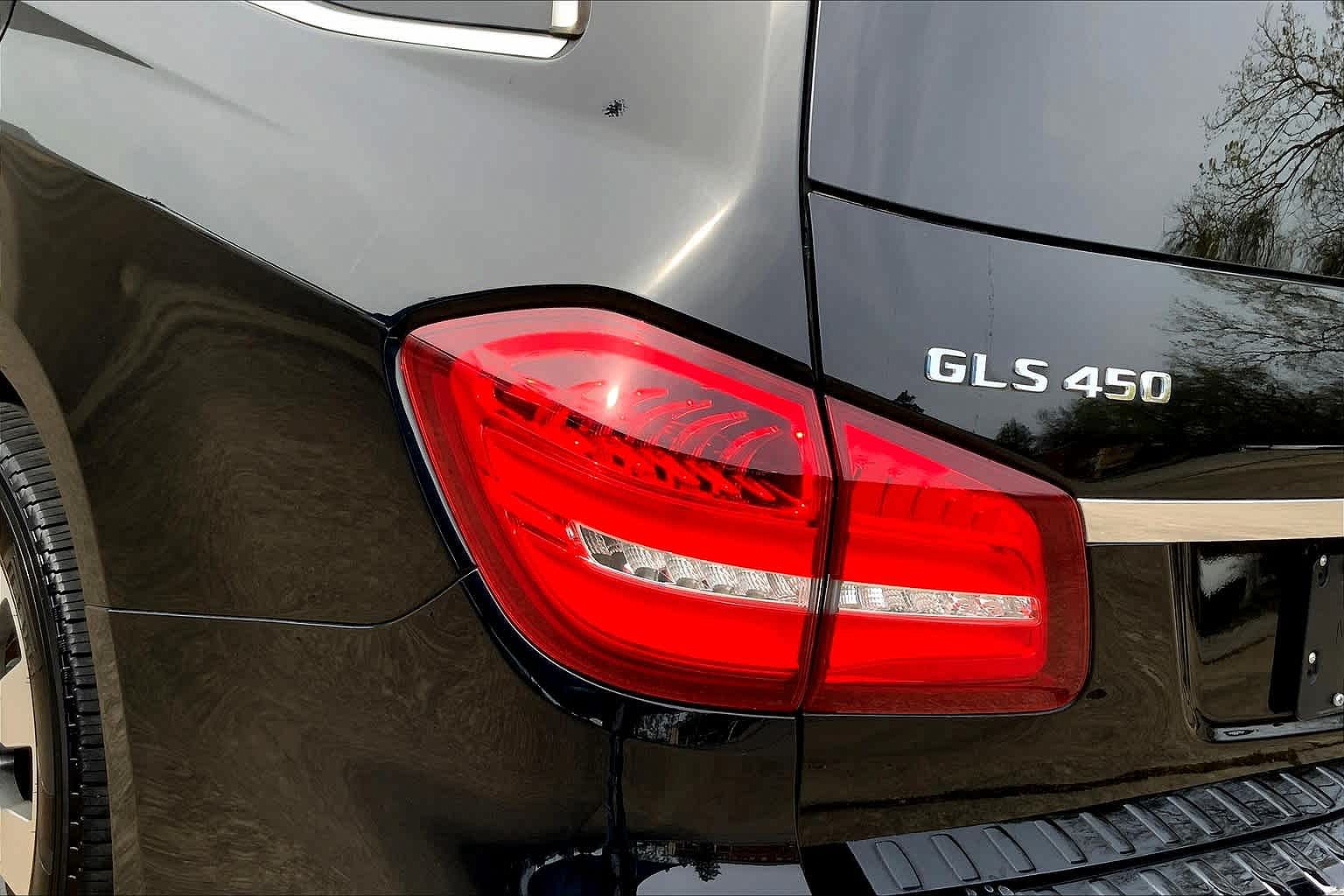 2017 Mercedes-Benz GLS 450 image 26