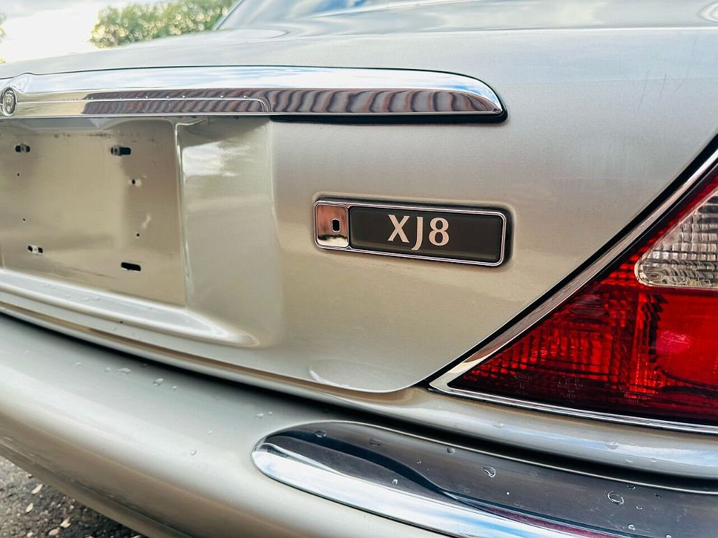 1999 Jaguar XJ null image 5