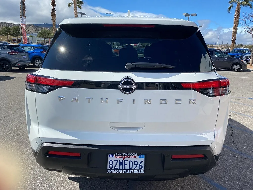 2022 Nissan Pathfinder S image 5