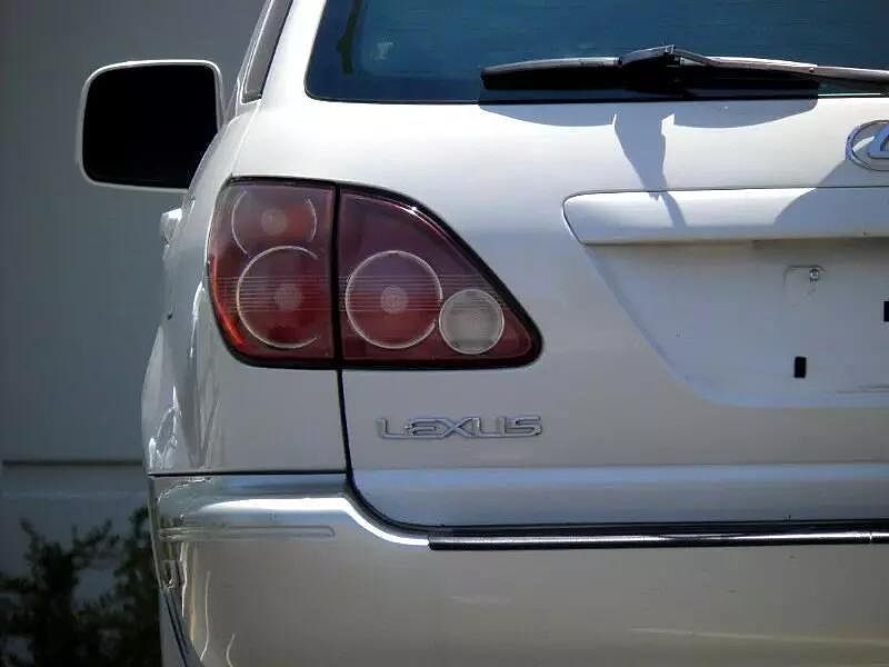 2000 Lexus RX 300 image 11