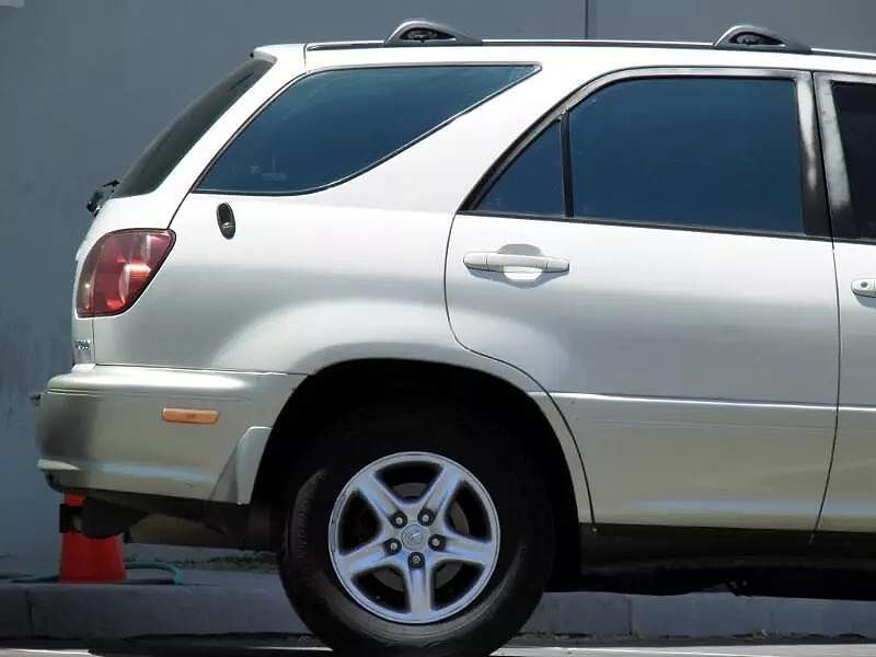 2000 Lexus RX 300 image 5