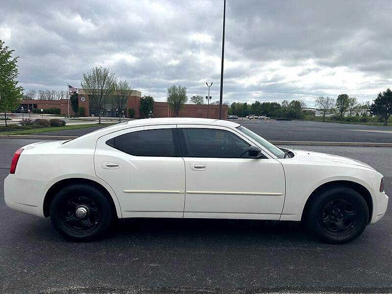 2009 Dodge Charger Police image 2