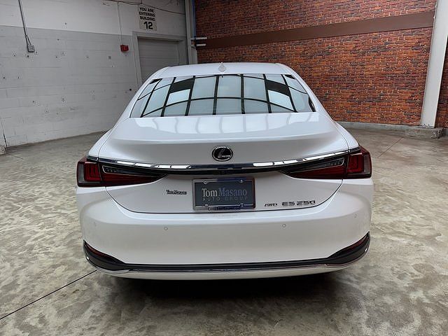 2024 Lexus ES