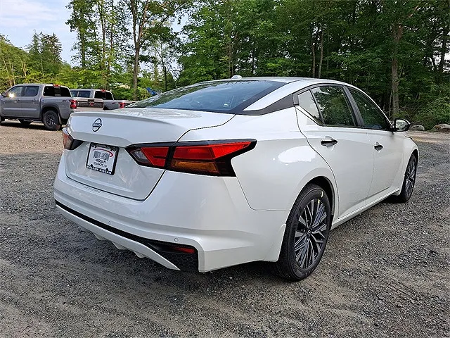 2025 Nissan Altima