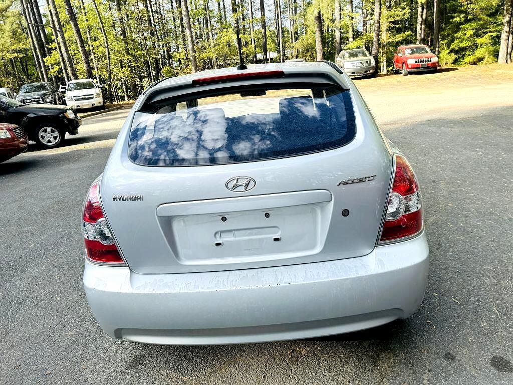 2009 Hyundai Accent GS image 5