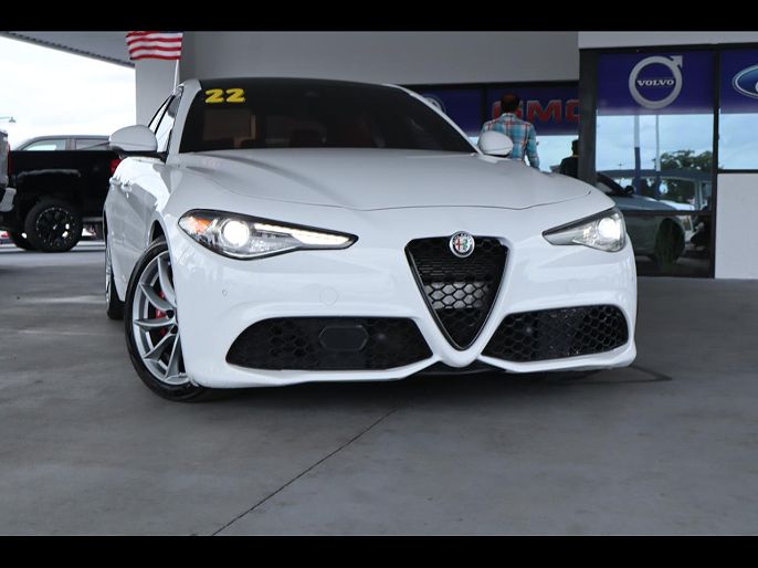 2022 Alfa Romeo Giulia