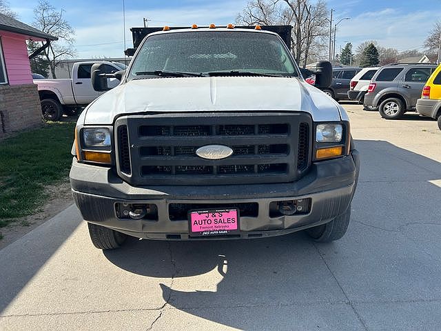 2006 Ford F-550 null image 1