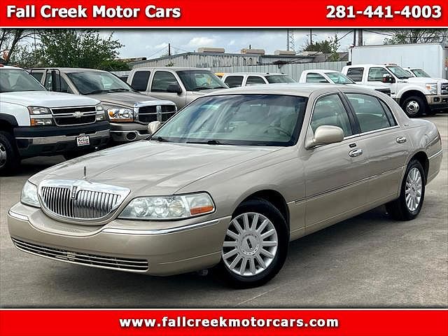 2005 Lincoln Town Car Signature image 0