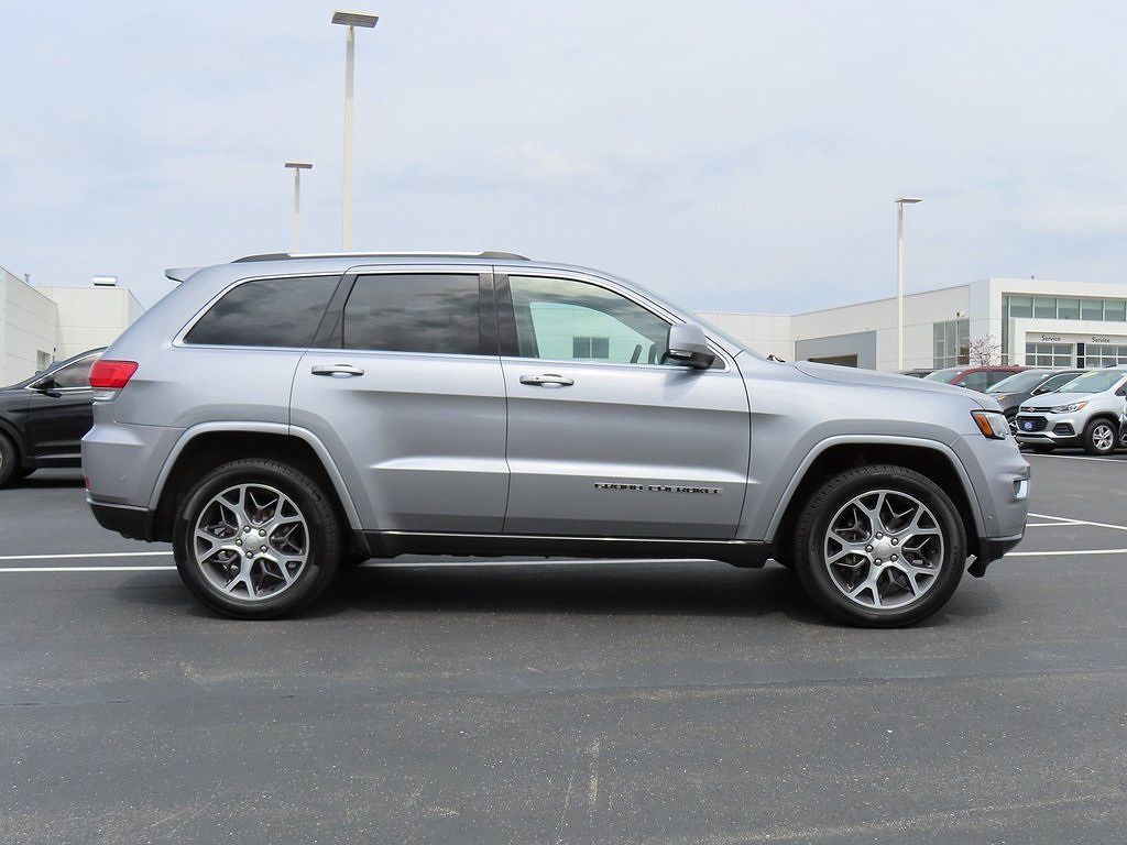 2018 Jeep Grand Cherokee Limited Edition image 1