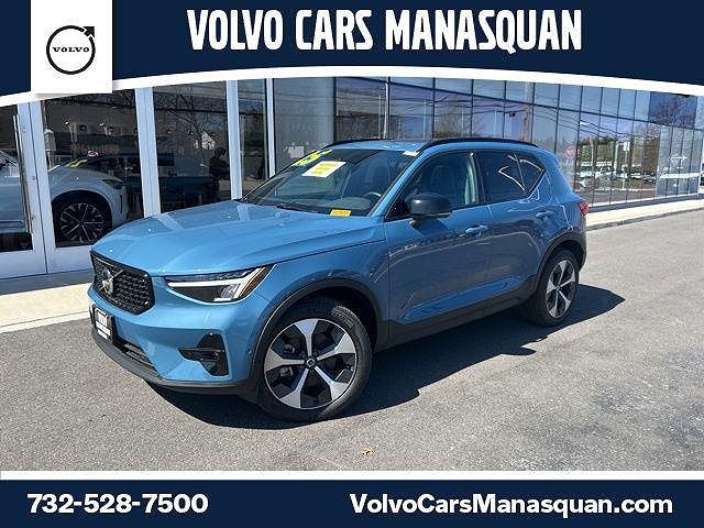 2025 Volvo XC40