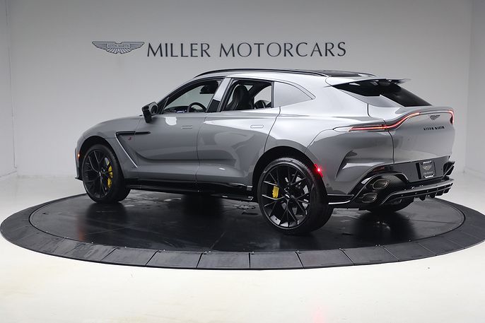 2026 Aston Martin DBX
