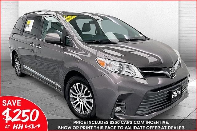 2020 Toyota Sienna Limited image 0