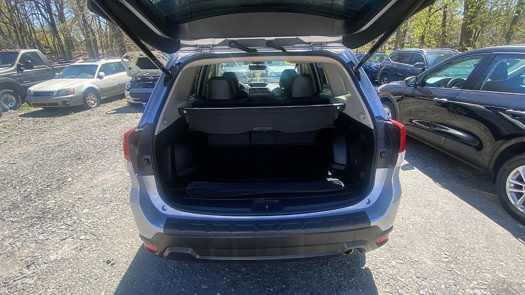 2021 Subaru Forester Limited image 3