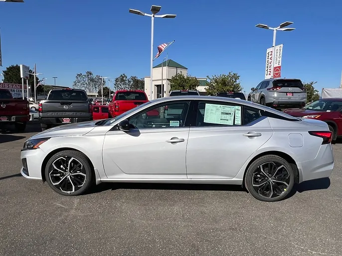 2025 Nissan Altima