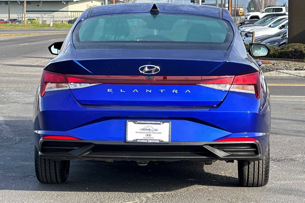 2023 Hyundai Elantra SEL image 4