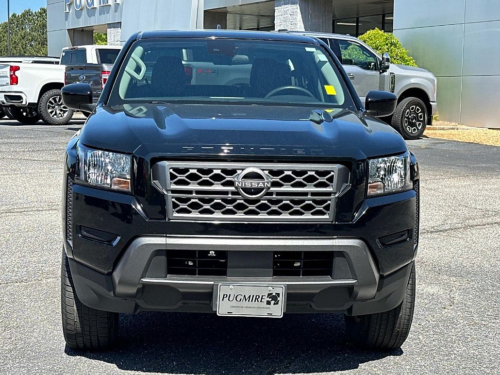 2022 Nissan Frontier SV image 1