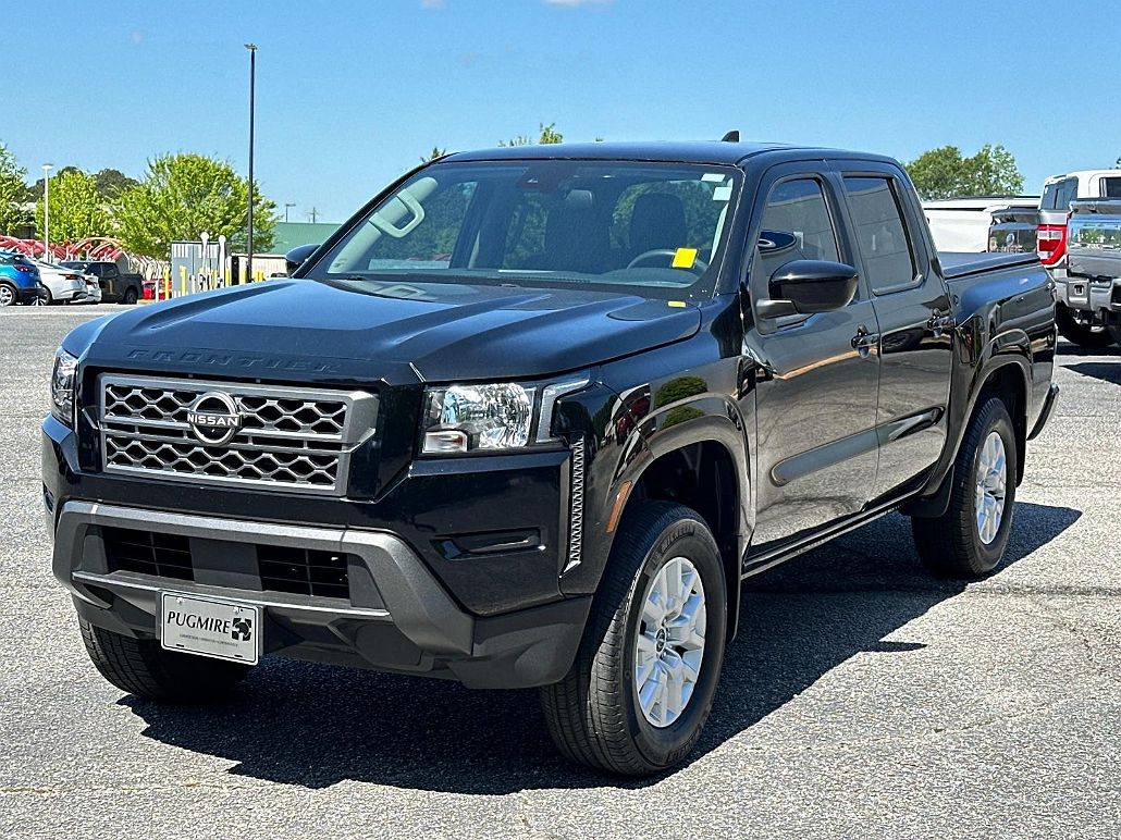 2022 Nissan Frontier SV image 2