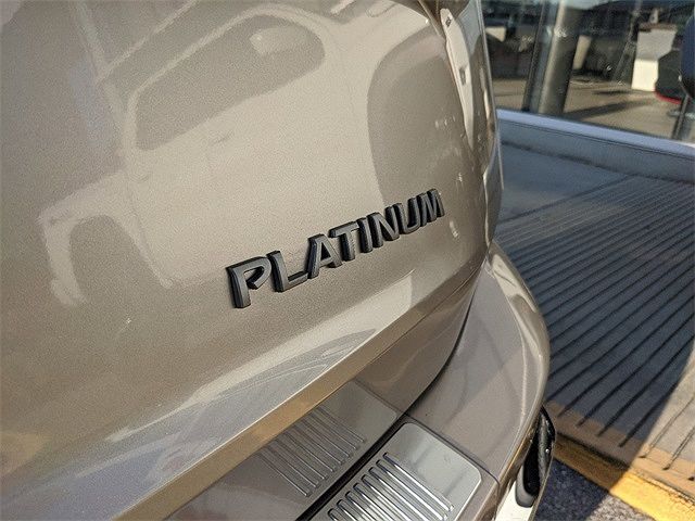 2024 Nissan Rogue Platinum image 5