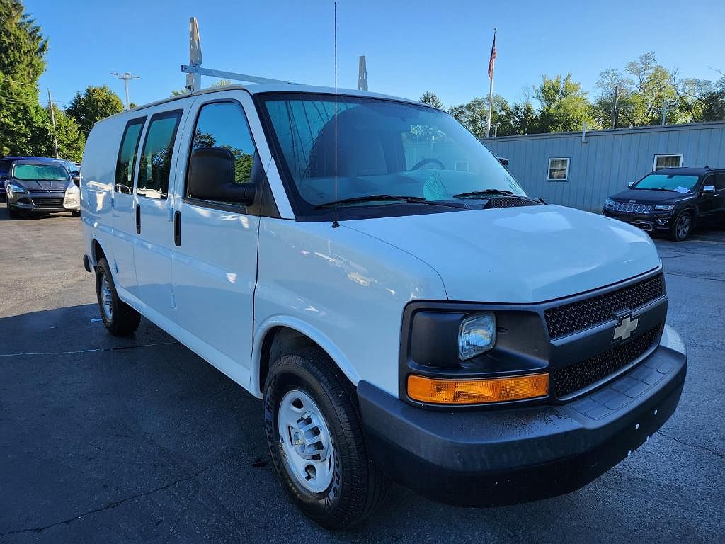 2011 Chevrolet Express 2500 image 0