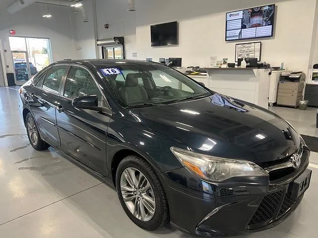 2016 Toyota Camry null image 0