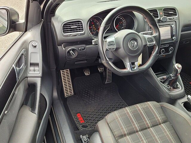 2013 Volkswagen GTI null image 4