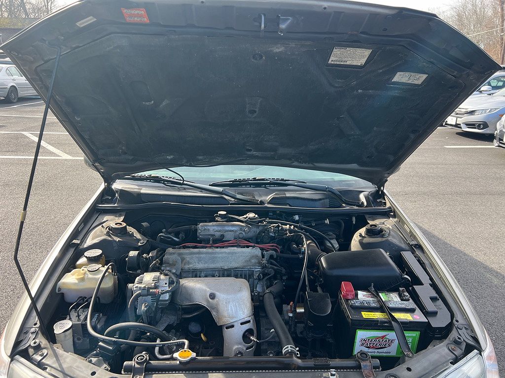 1997 Toyota Camry LE image 32
