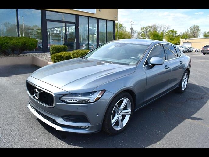 2017 Volvo S90