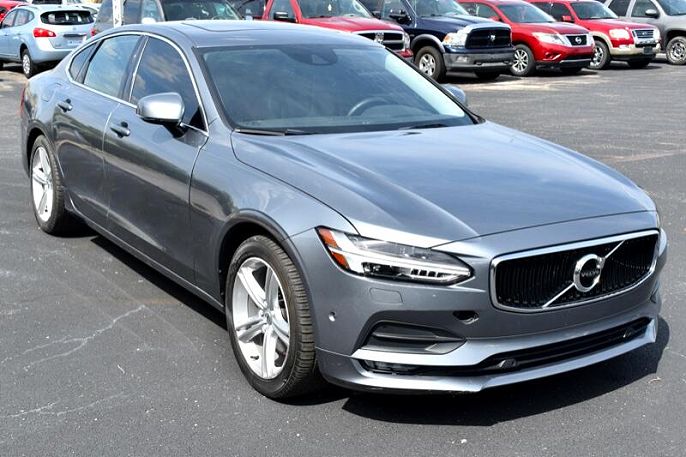 2017 Volvo S90