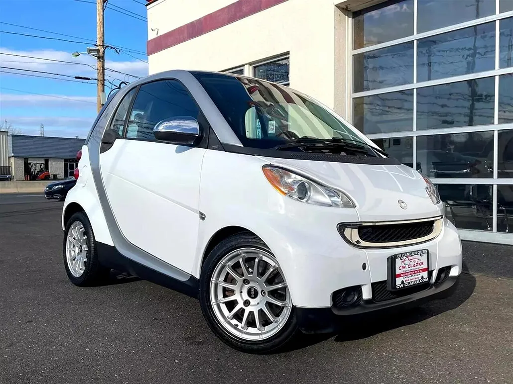 2011 Smart Fortwo Pure image 2