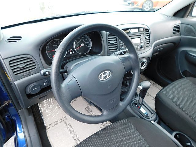 2007 Hyundai Accent GS image 24