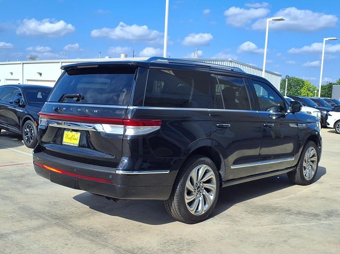 2024 Lincoln Navigator